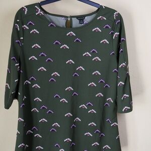 Ann Taylor floral print knit top, size Medium